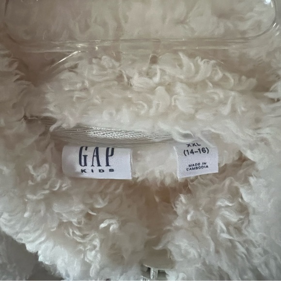 EUC Girl’s GAP Sherpa - Picture 3 of 3